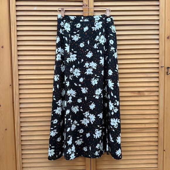 NWT Lulu’s midi slit skirt size medium - Picture 1 of 5